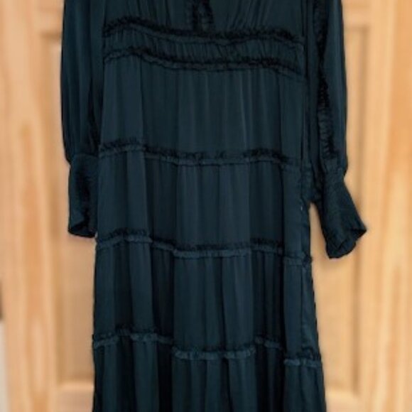 *NWT* Green Satin Ruffle Deep V-Neck Long Smocked Cuff Sleeve Tiered Maxi Dress - Picture 2 of 5